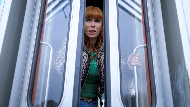 Человек с недопитой газировкой.