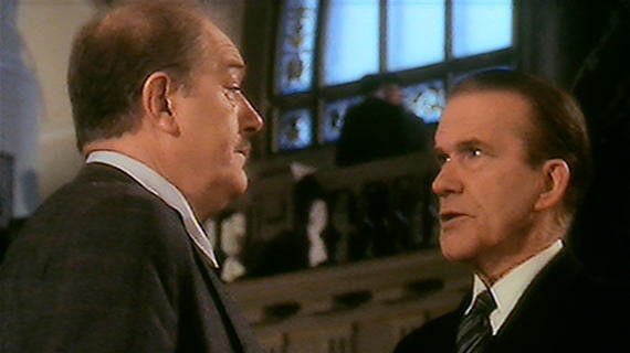 Мегрэ в подвалах отеля Маджестик