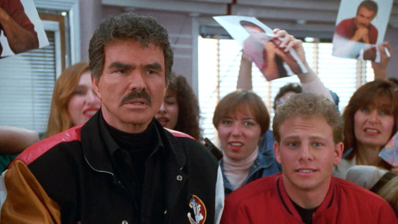 Она пришла через окно в ванной