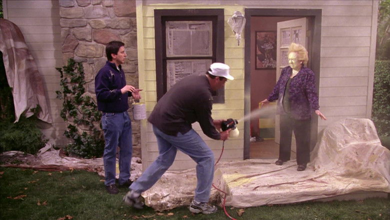 Фрэнк красит дом