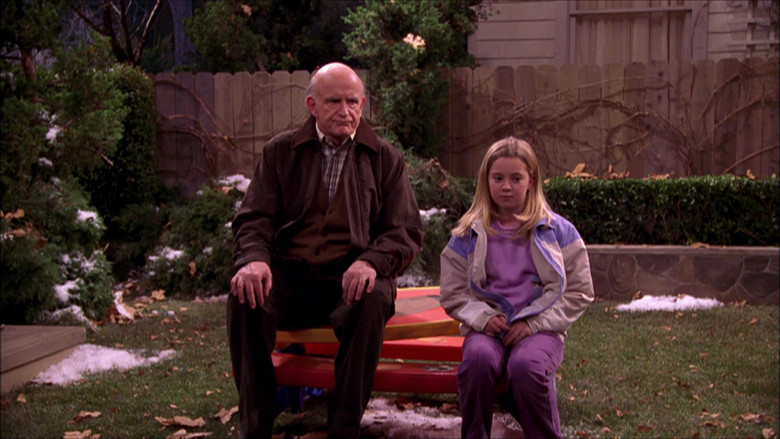 Дедушка ворует