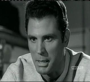 Дело о перьевом плаще