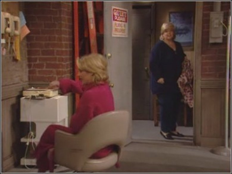 Голые и мёртвые, но в большей мере голые