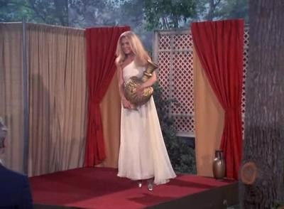 Саманта и земное притяжение