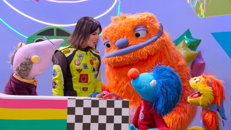 Гонщица Рокси / Помощники едут на пляж